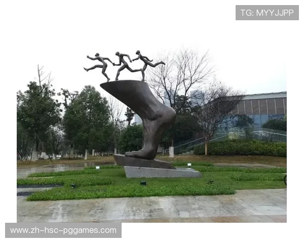 足球纪念雕像的选址和姿态设计是否考虑球员生涯标志性瞬间呈现